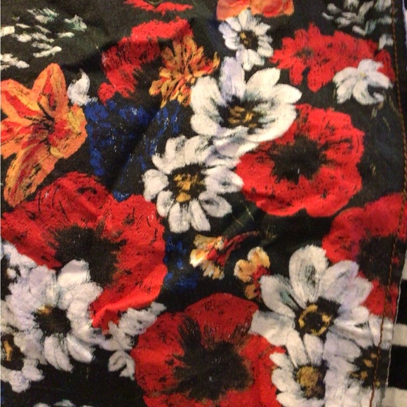 Zara - Picture 5 of 7